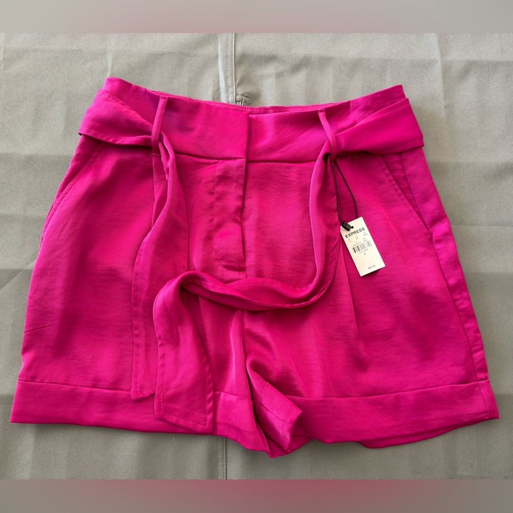 Express Shortie Super High Rise in Hot Pink, size 8